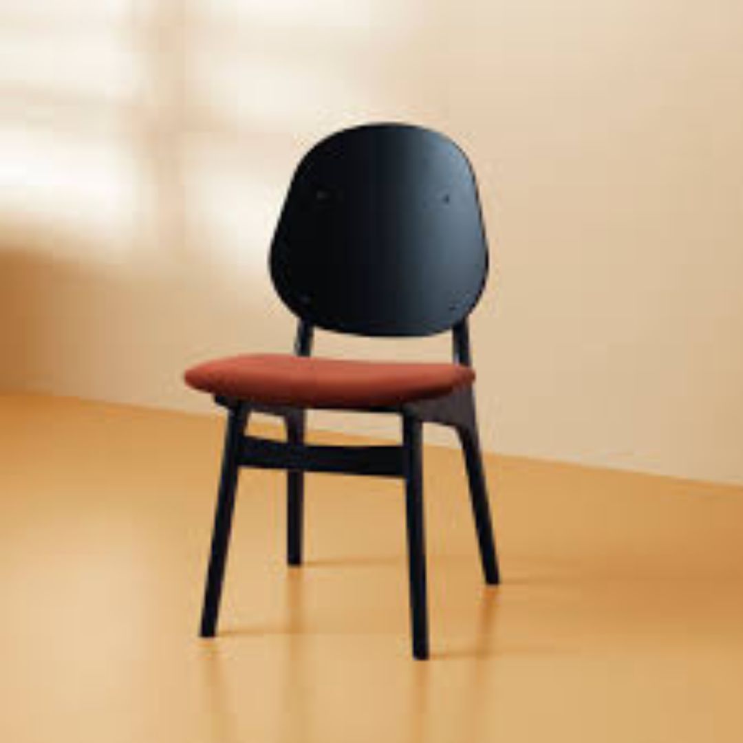 Warm Nordic, Noble Dining Chair, Schwarz lackierte Buche/Brick Red