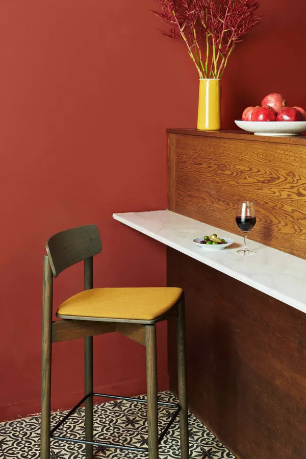 TAKT Cross Bar Chair H75, Røget eg / Cognac læder