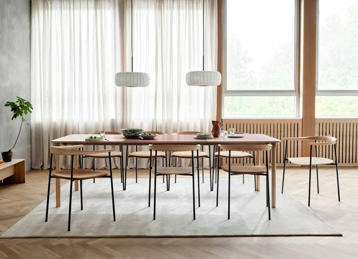 TAKT Arc Dining Table Esstisch L158-258, Tiefrot Laminat / Schwarze Eiche