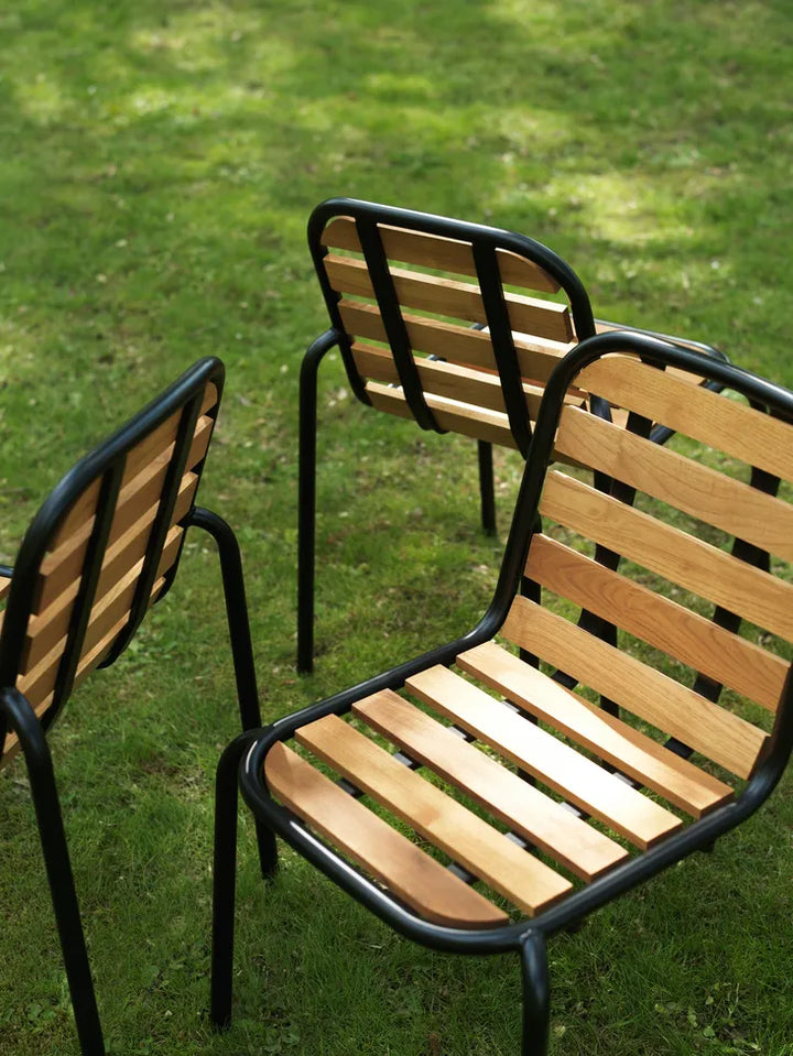 Normann Copenhagen Vig Gartenstuhl, Holz/Schwarz