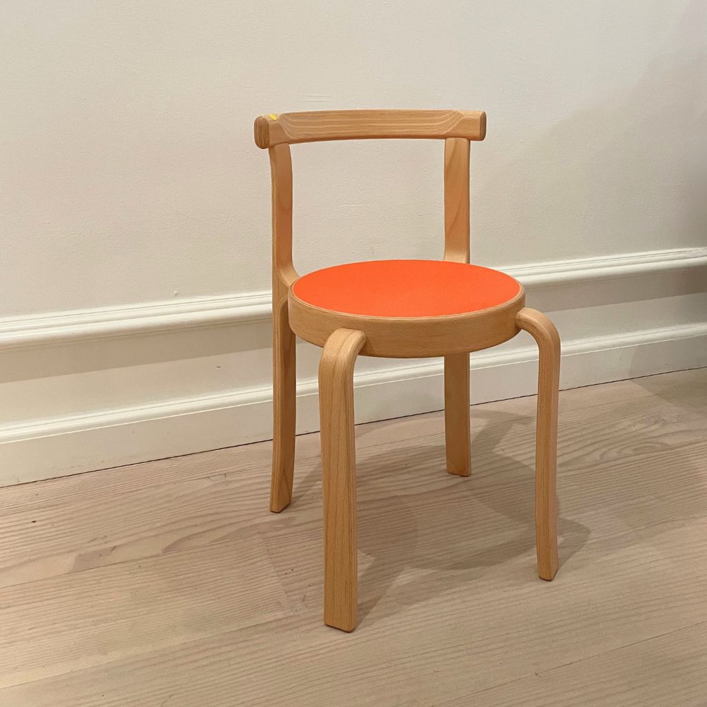 Magnus Olesen 8000 Kinderstuhl, Buche/Orange Linoleum