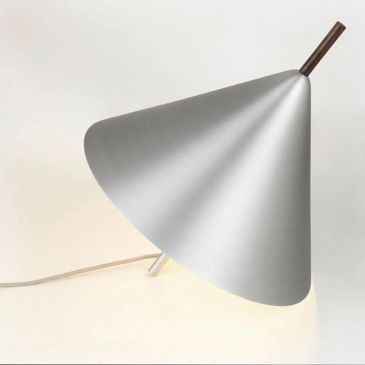 Kristina Dam Studio Cone Spinning Top Lampe, Gebürstetes Aluminium