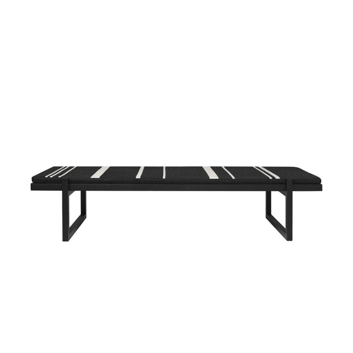 Kristina Dam Studio Minimal Daybed, Schwarze Eiche / Schwarze Wolle