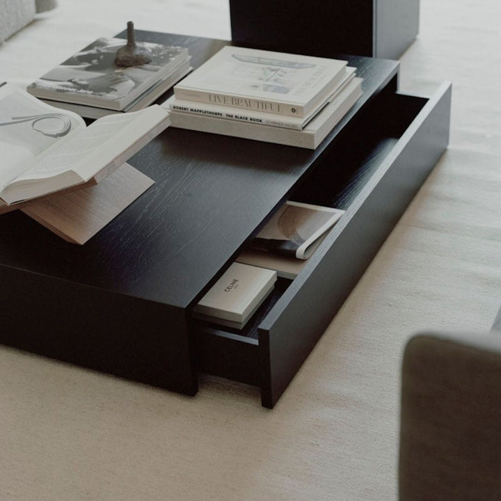New Works Mass Couchtisch Wide mit Schublade, Schwarz