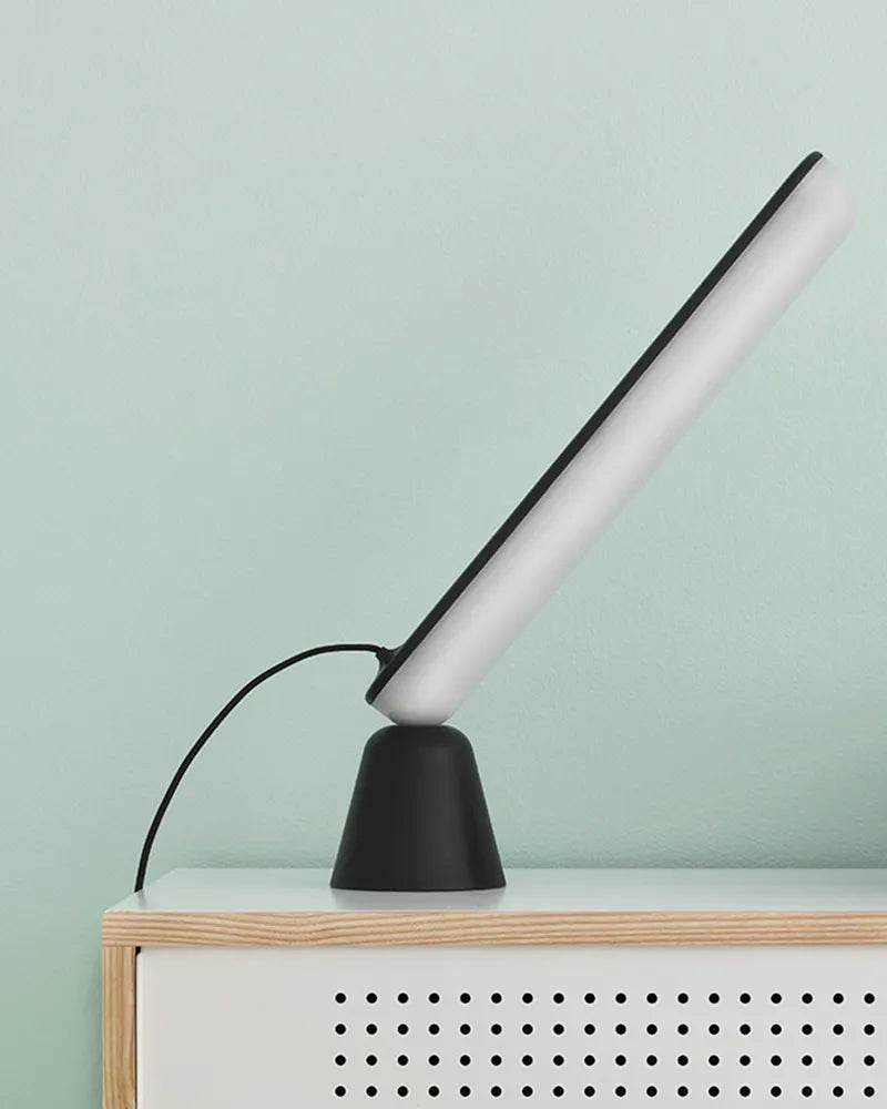 Normann Copenhagen Acrobat Bordlampe - Sort