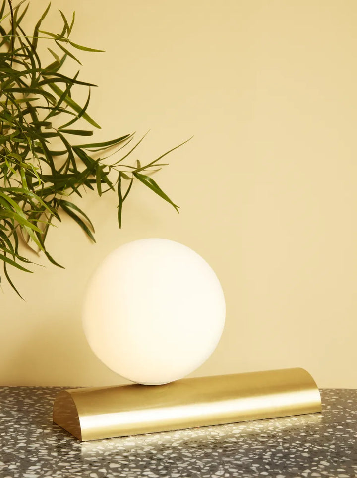 Hübsch Balance Tischlampe Messing
