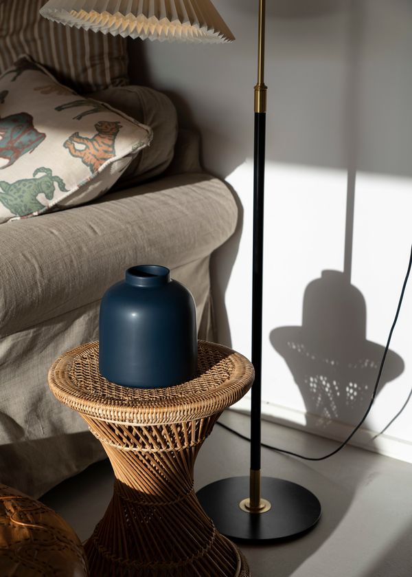 raawii Omar, Vase, Dark Blue