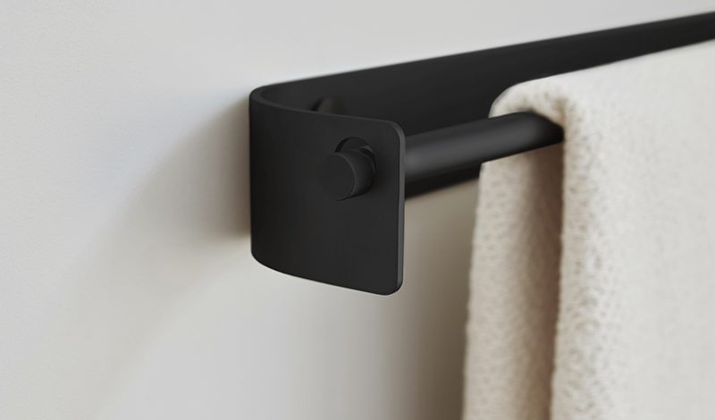 Form & Refine Arc Towel Bar Single Handtuchhalter, schwarz lackierter Edelstahl