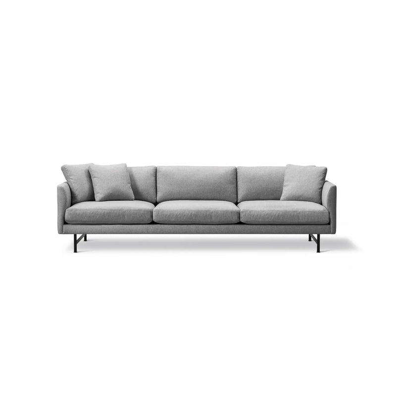 Fredericia Calmo 3 pers. Sofa Model 5623, L250 cm - Grå (Sunniva 242) / Sort metal