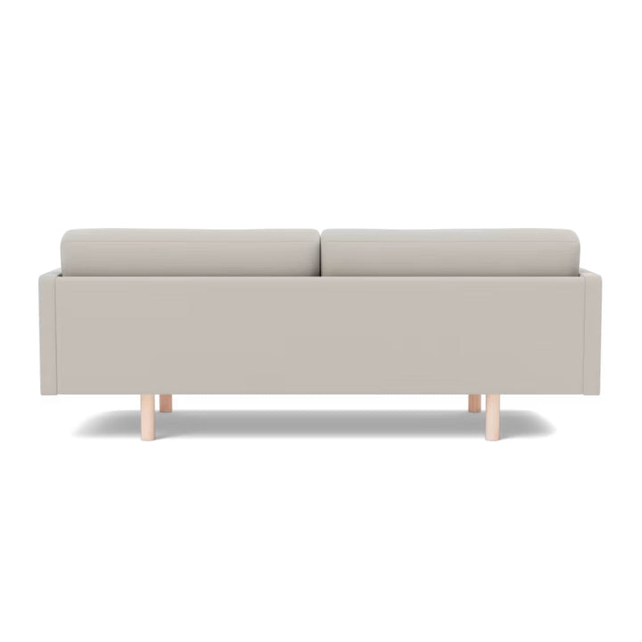 Fredericia EJ220 2-Sitzer-Sofa – Linara 380 Safari / Eiche Seife