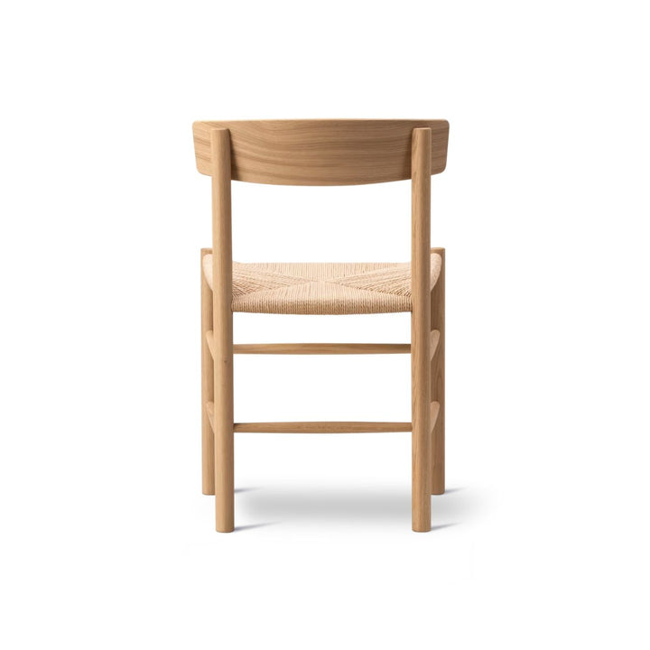 Fredericia Mogensen Chair J39 – Eiche hell geölt / Naturgeflecht