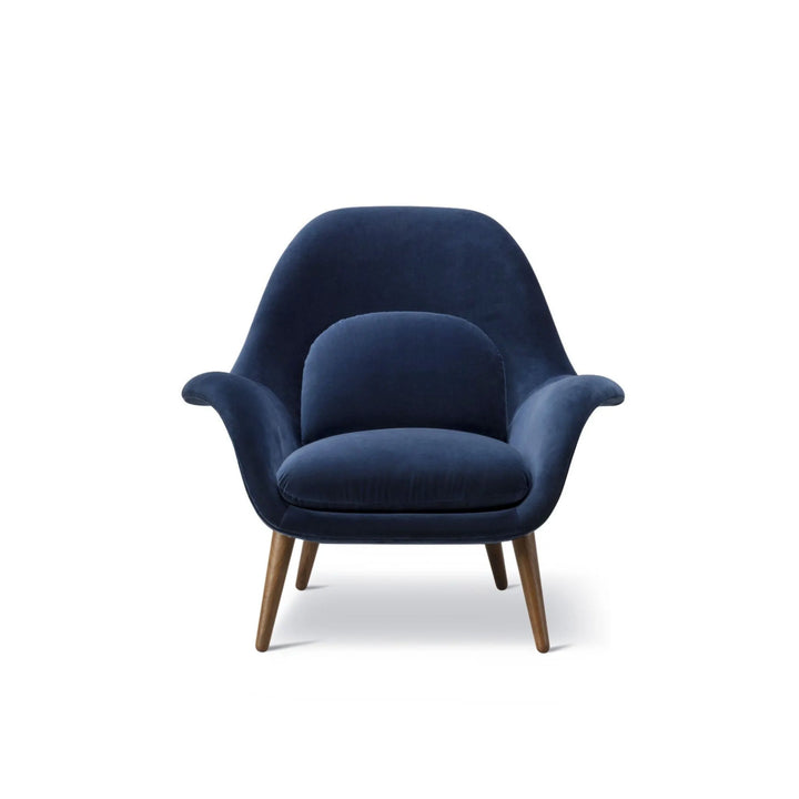 Fredericia Swoon Lounge Chair 1770 – Dunkelblau Velours (Gentle 183) / Walnuss