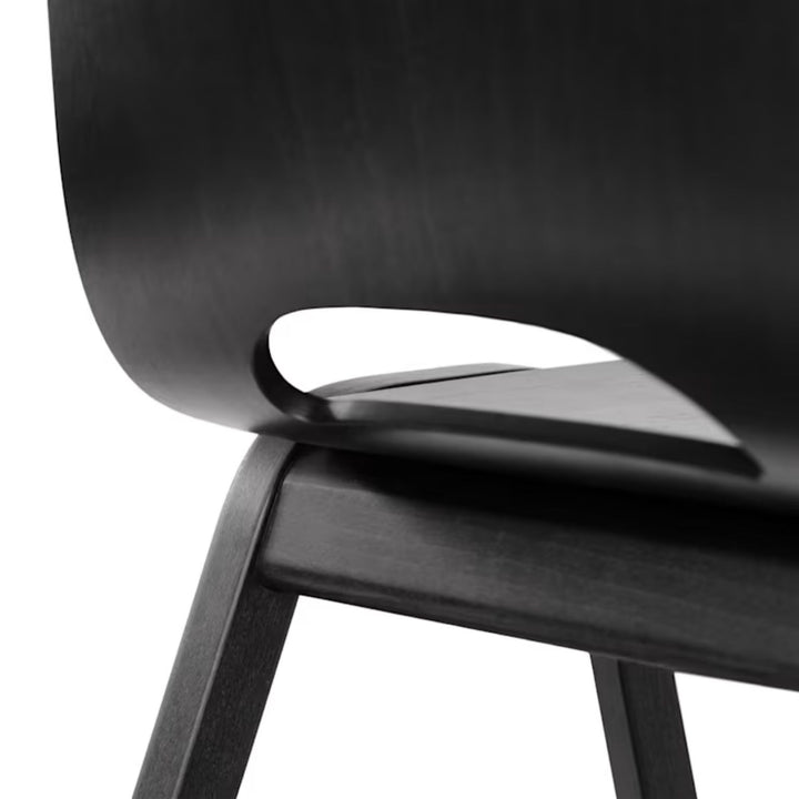 Hem Touchwood Stuhl, schwarze Buche