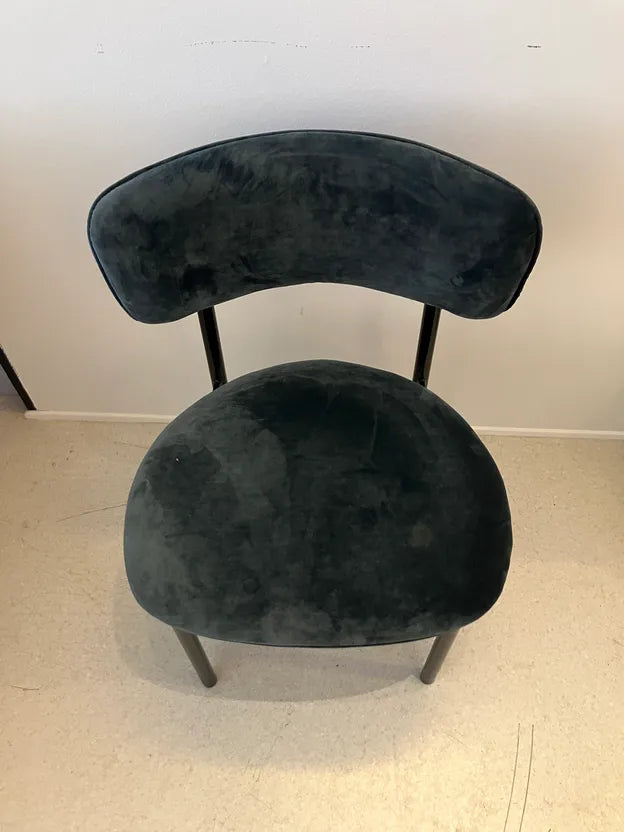 Møbel Copenhagen FONT Esszimmerstuhl - Dunkelgrauer Velours/Schwarzes Gestell