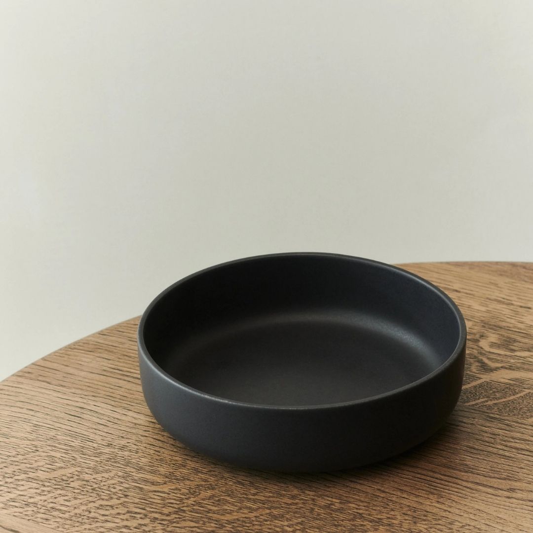 LOUISE ROE Ceramic PISU 08 Servierschüssel, inkl. Schwarz