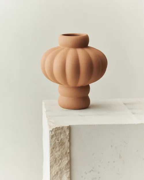 LOUISE ROE Balloon Vase 02, Sanded Ocker, H20 cm