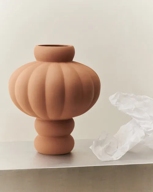 LOUISE ROE Ballonvase 03, Sandfarben Ocker, H40 cm