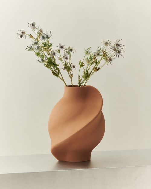 LOUISE ROE Pirout Vase 02, Sanded Ocker, H42 cm