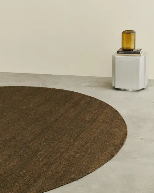 LOUISE ROE Found Rug 06 Teppich Ø320cm  - Moosgrün