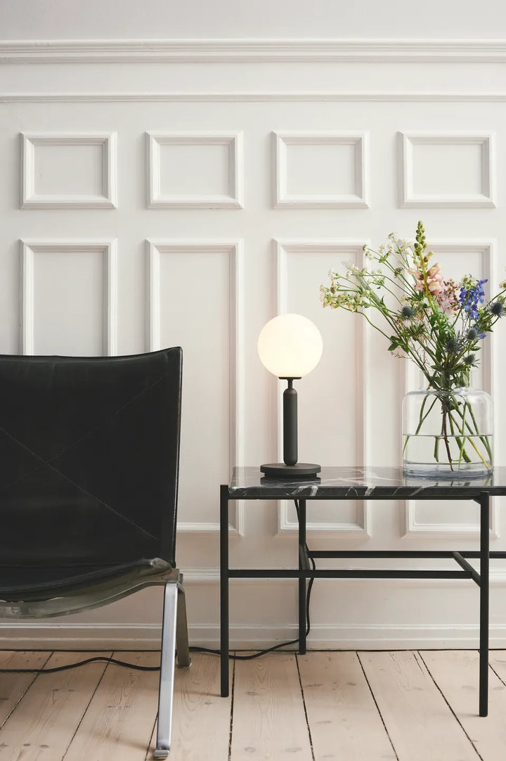 Nuura Miira Table Tischleuchte, Rock Grey / Opal