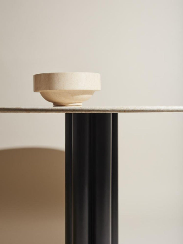 LOUISE ROE Roundabout Couchtisch Ø90 runde Kante, Schwarz Marmor/Schwarz
