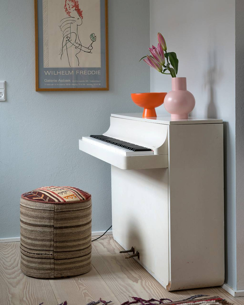 raawii Strøm, Medium Bowl Vibrant Orange