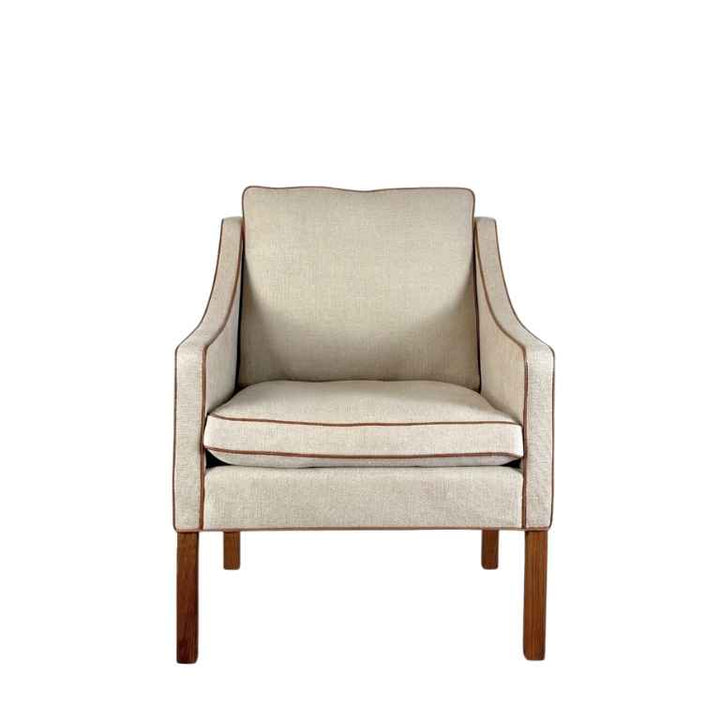 Fredericia Furniture BM Sessel – Heller Stoff / Walnussbeine