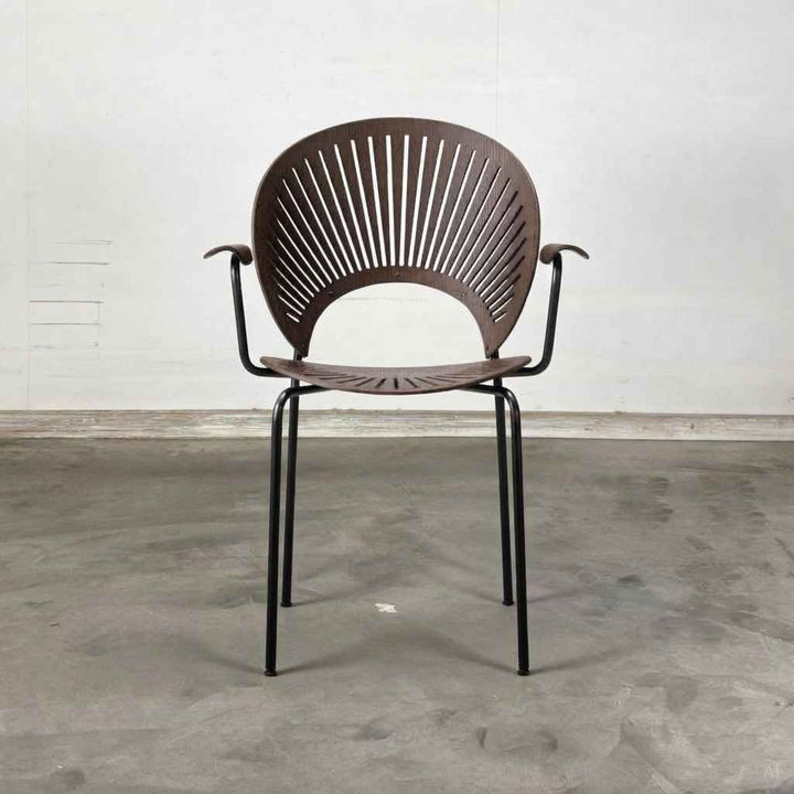 Fredericia Furniture Trinidad Armstol - Røget Eg Bejdset / Flint Stel