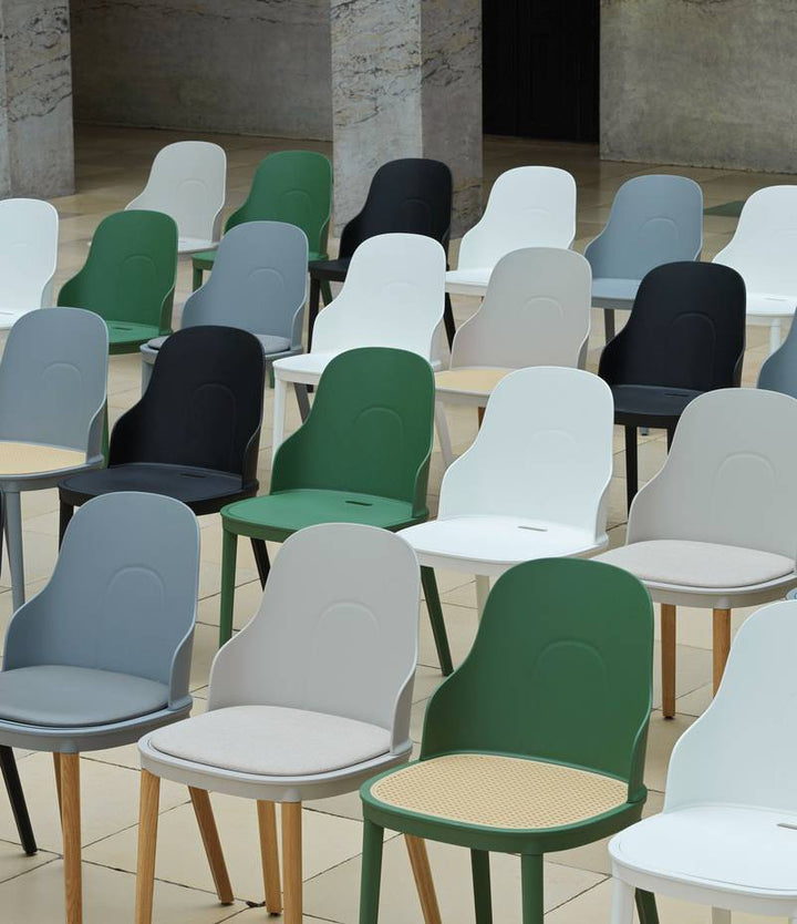 Normann Copenhagen Allez Gartenstuhl, Warmgrau