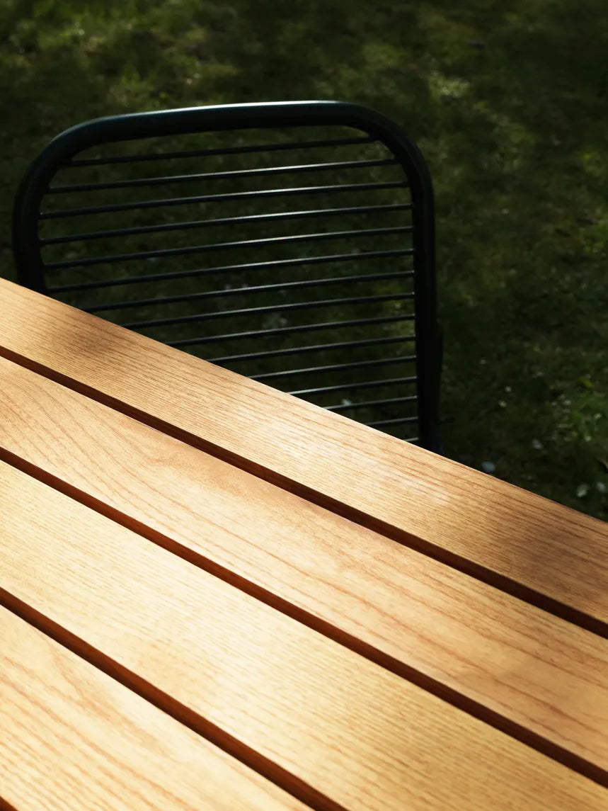 Normann Copenhagen Vig Havebord 90x90, Træ/Sort