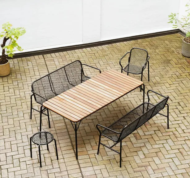 Normann Copenhagen Vig Havestol med armlæn, Sort