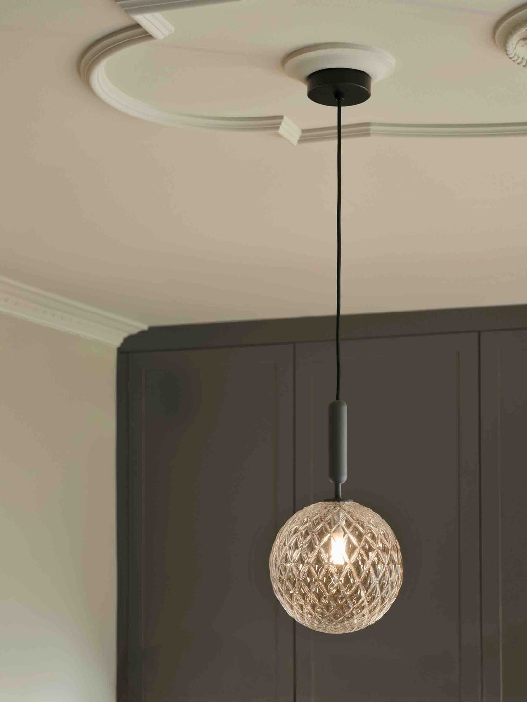Nuura Miira 1 Pendelleuchte, Rock Grey / Optic Clear