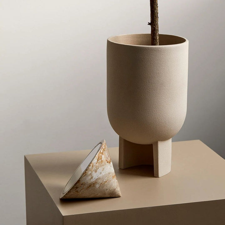 Kristina Dam Studio Serene Flowerpot M, Sand Engobe