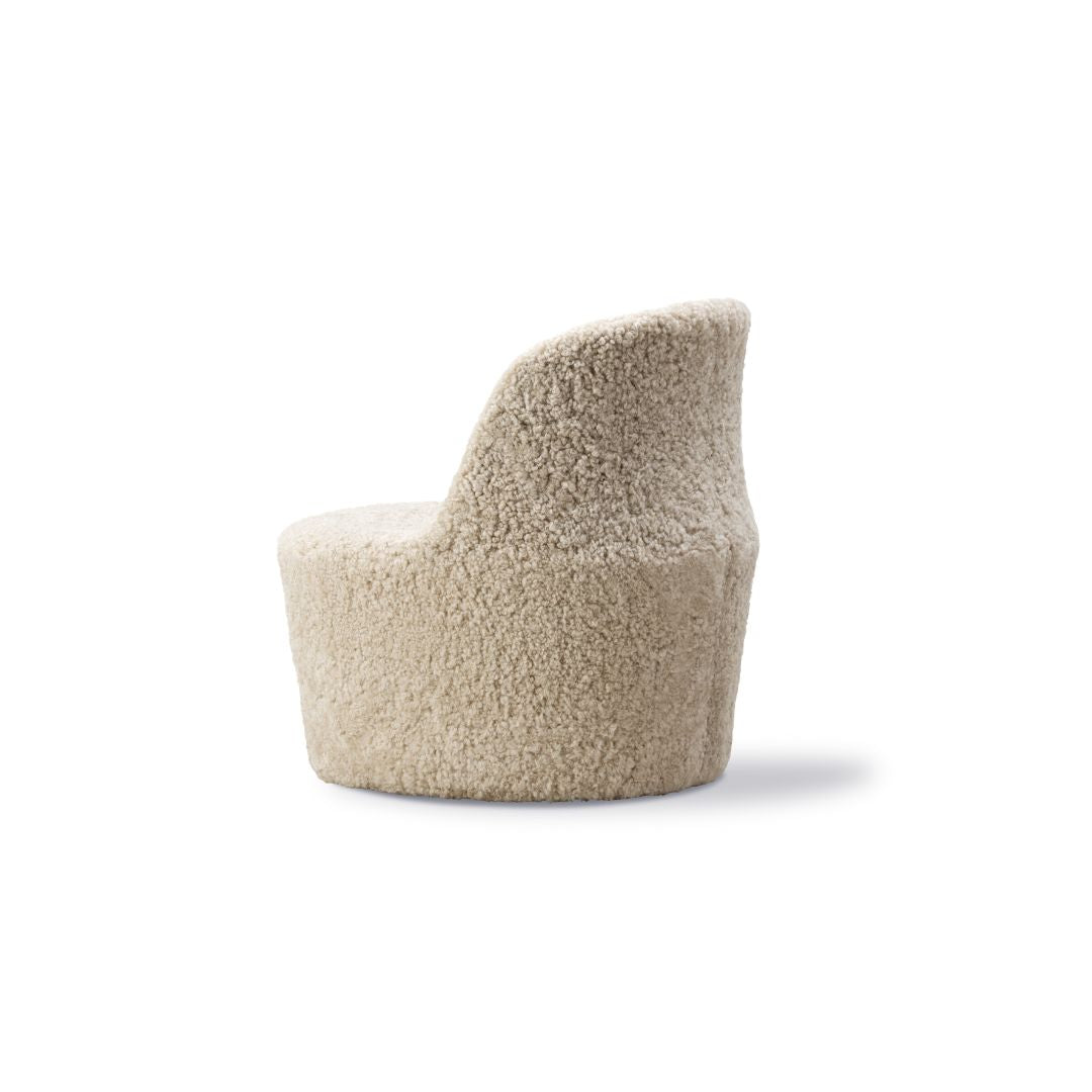 Fredericia Gomo Lounge Chair with Swivel - Sheepskin Moonlight