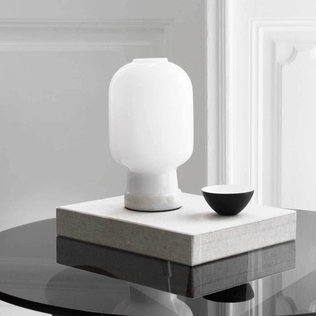 Normann Copenhagen Amp Bordlampe, Hvid/Hvid