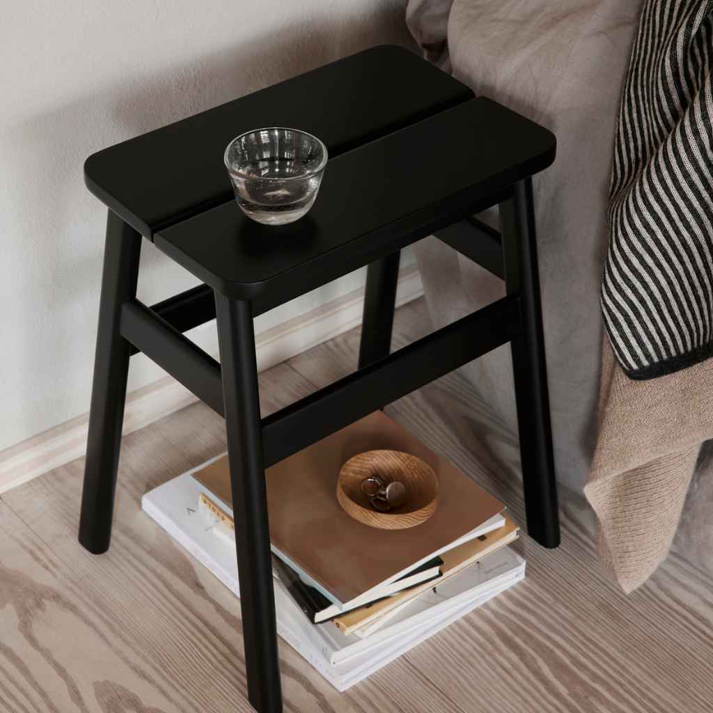 Form & Refine Angle Taburet 45, Sort