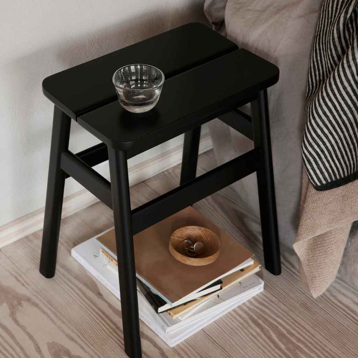 Form & Refine Angle Taburet 45, Sort