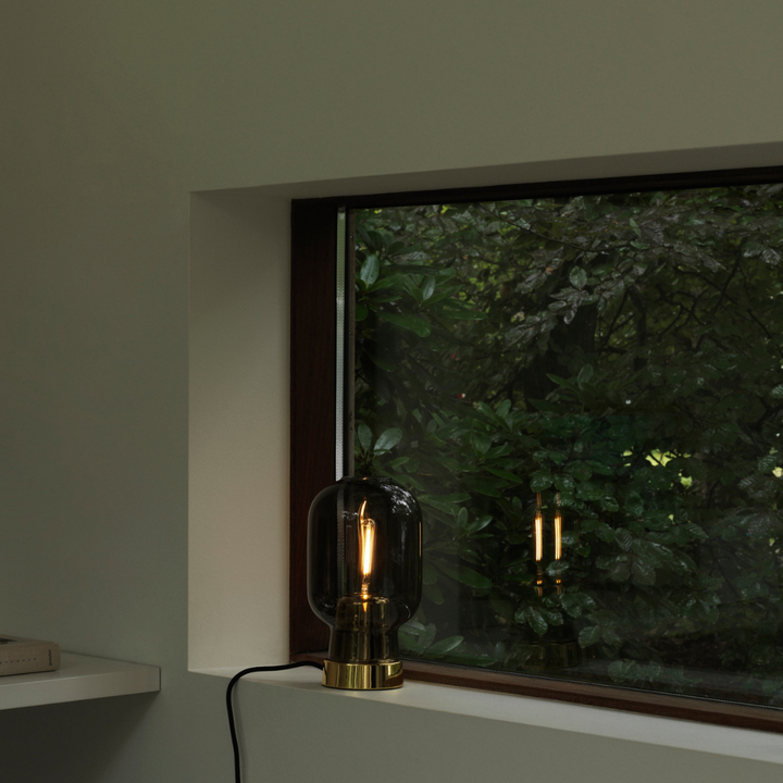 Normann Copenhagen Amp Bordlampe Brass, Smoke/Brass