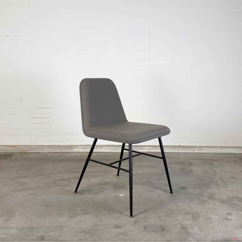 Fredericia Furniture Spine Chair 1921 - Rime 271 / Black Frame