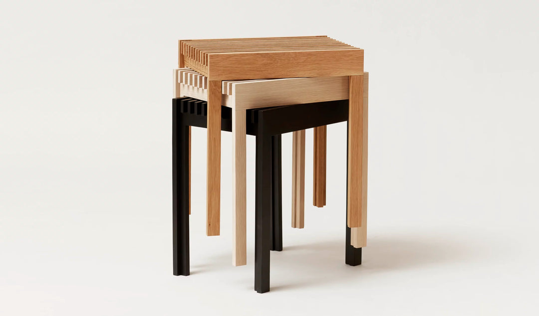 Form & Refine Lightweight Hocker, Schwarze Eiche