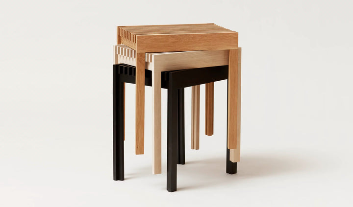 Form & Refine Lightweight Hocker, Schwarze Eiche