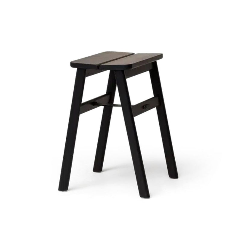 Form & Refine Angle Foldable Stool, Sortbejdset Eg