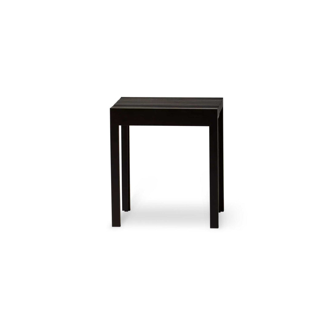 Form & Refine Lightweight Hocker, Schwarze Eiche