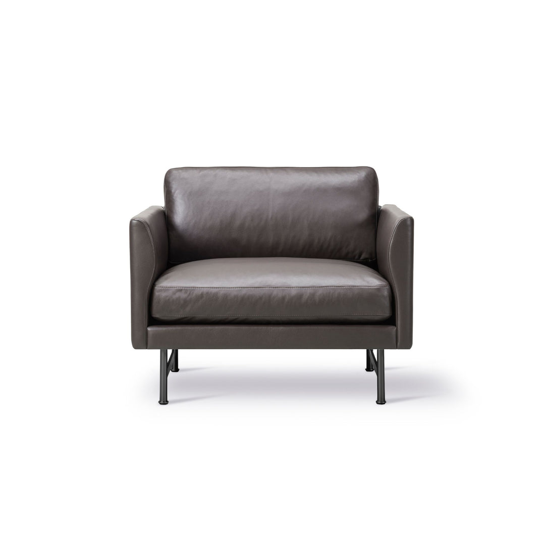 Fredericia Calmo Lounge Chair - Dark Brown Omni Læder / Sort Metal