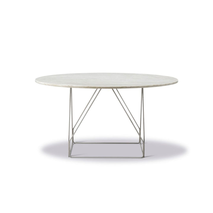 Fredericia JG spisebord 6568 Ø140 - Sten Kvarsit Ivory / Rustfri stål børstet