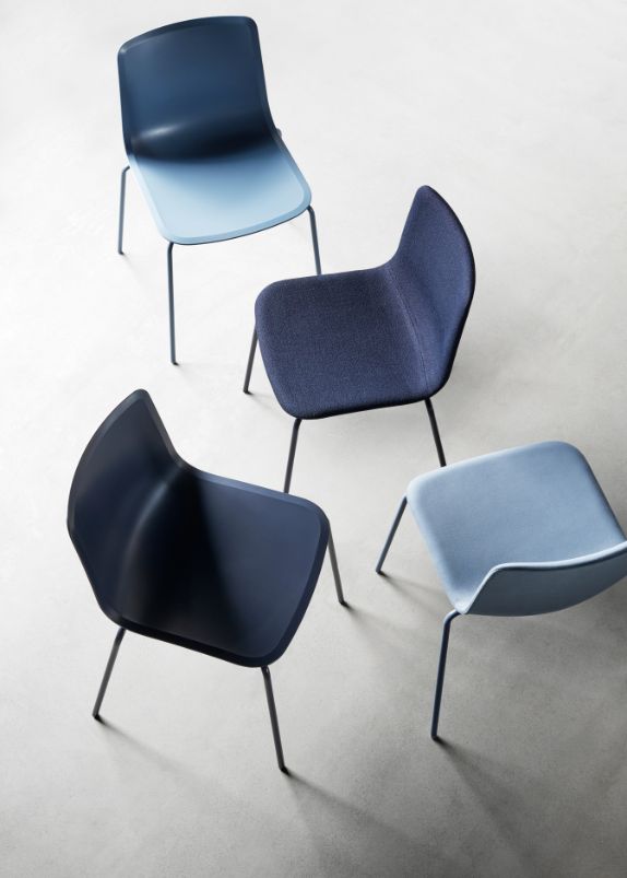 Fredericia Pato 4 Leg Chair - Mørkeblå (Remix 753) / Sort