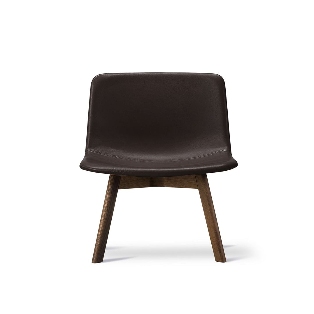 Fredericia Pato Lounge Wood – Dunkelbraunes Primo-Leder / Geräucherte Eiche