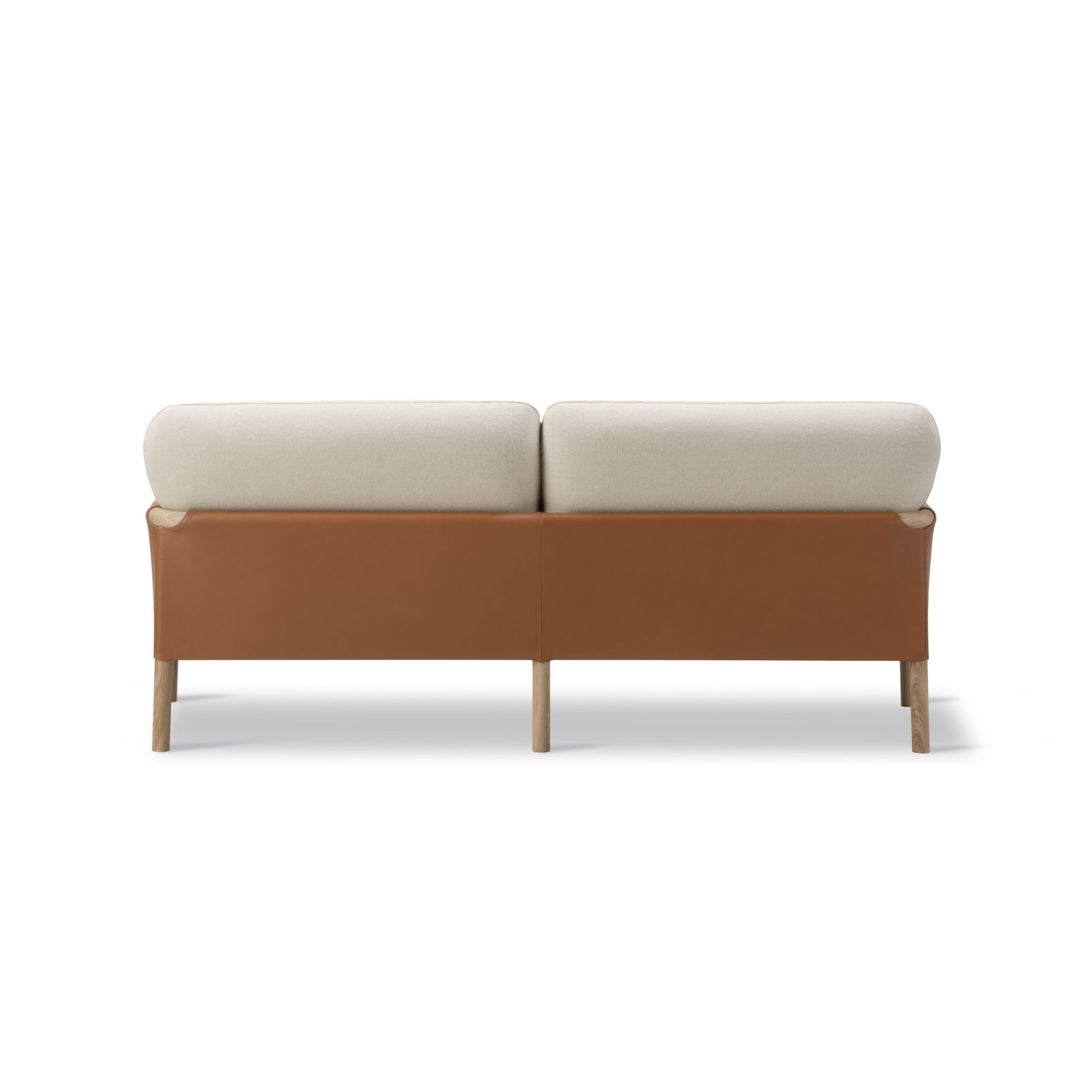 Fredericia Savannah 2-seater Sofa, 182 cm - Cognac leather on back/Steelcut Trio 213 on cushions/Light Oiled Oak