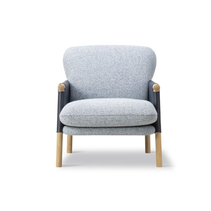 Fredericia Savannah Chair Petit Armchair - Leather spectrum 30137 Adria on back/Vanir 733 on cushions/light oiled oak