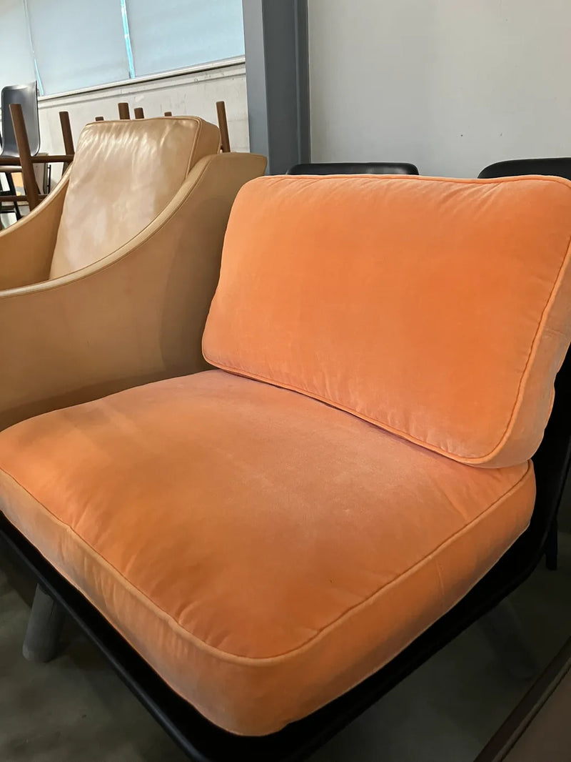 Fredericia Spine Lounge Suite Chair Petit - Orange Velour / Sort Ask